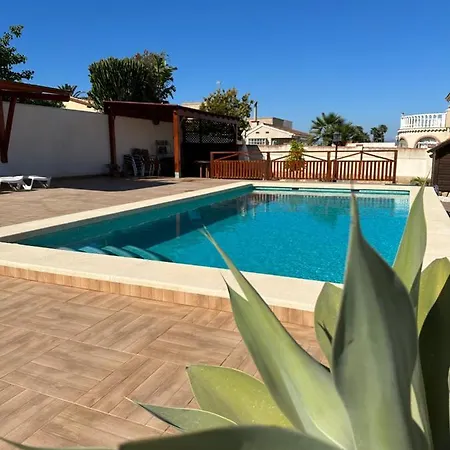 Con Piscina Privada Feriehus